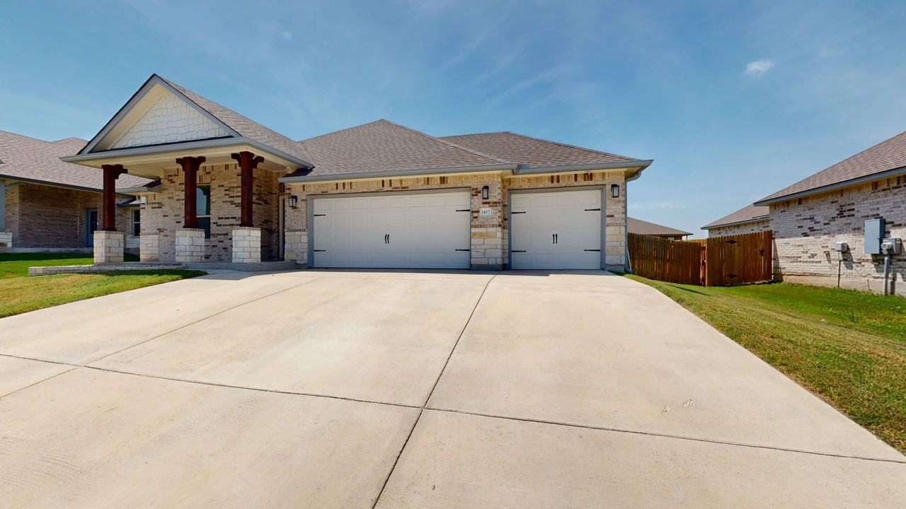 2417 Lavigne Ct - Photo 4 of 26