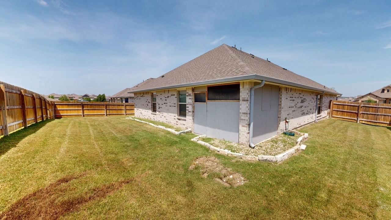 2417 Lavigne Ct - Photo 5 of 26