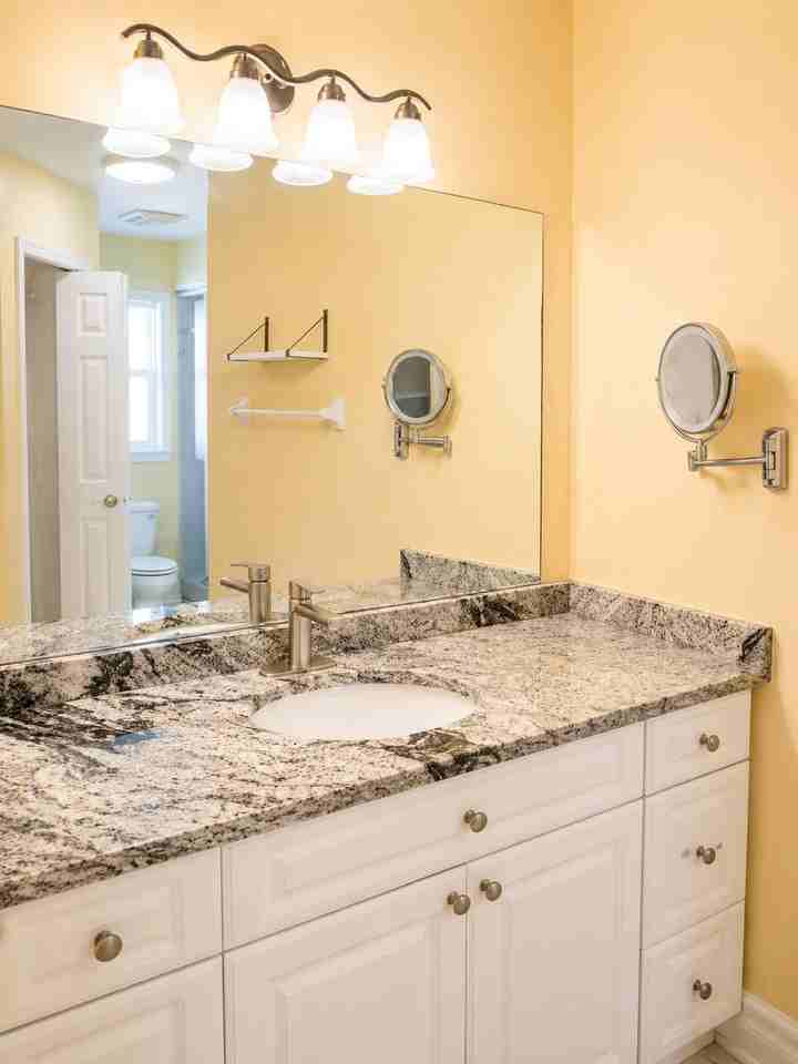 1422 Se 18th St - Photo 2 of 34