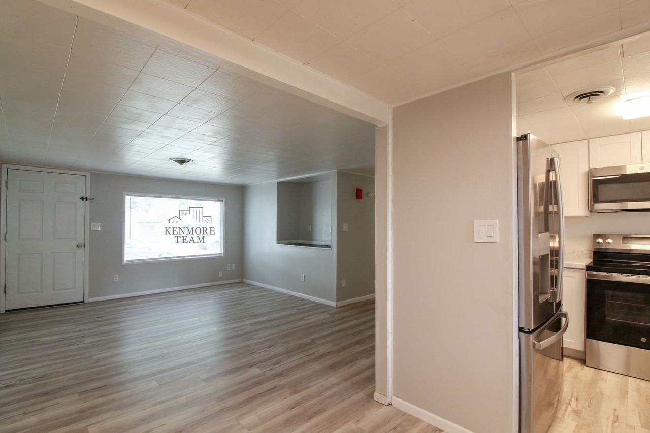 1021 Sanford Ave - Photo 5 of 17