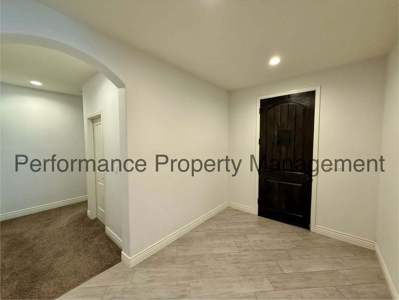 10400 Garden View Ln - Photo 2 of 18
