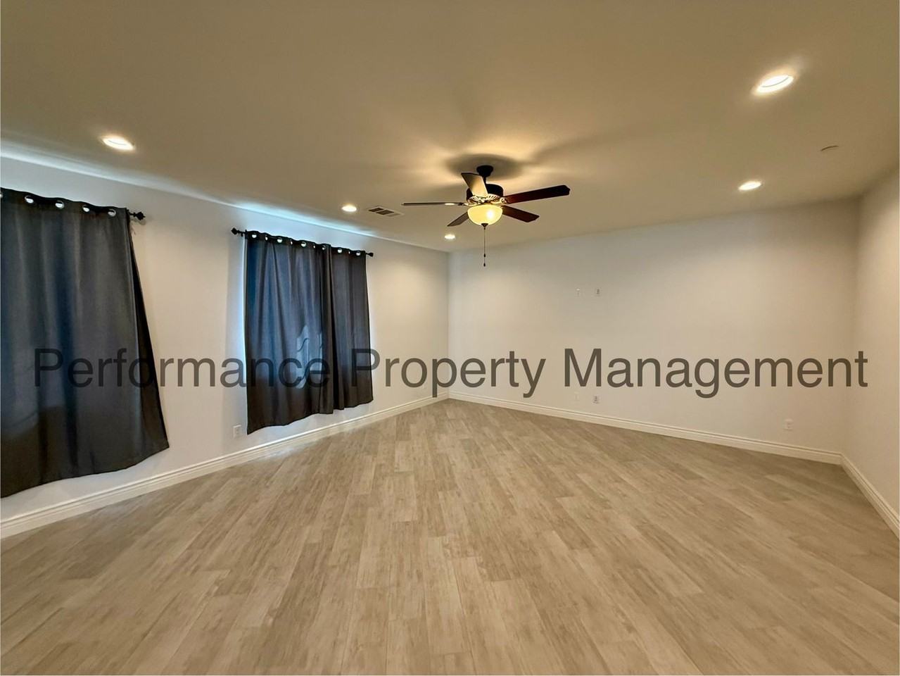10400 Garden View Ln - Photo 3 of 18