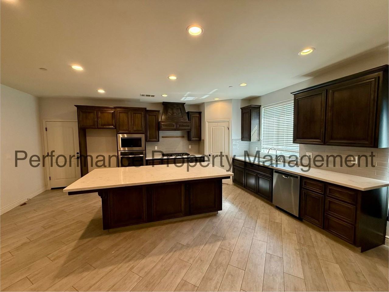10400 Garden View Ln - Photo 5 of 18