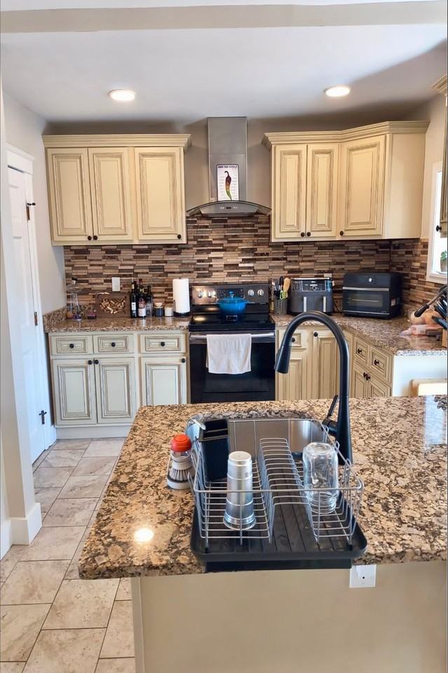 79 Columbia Ave - Photo 4 of 24
