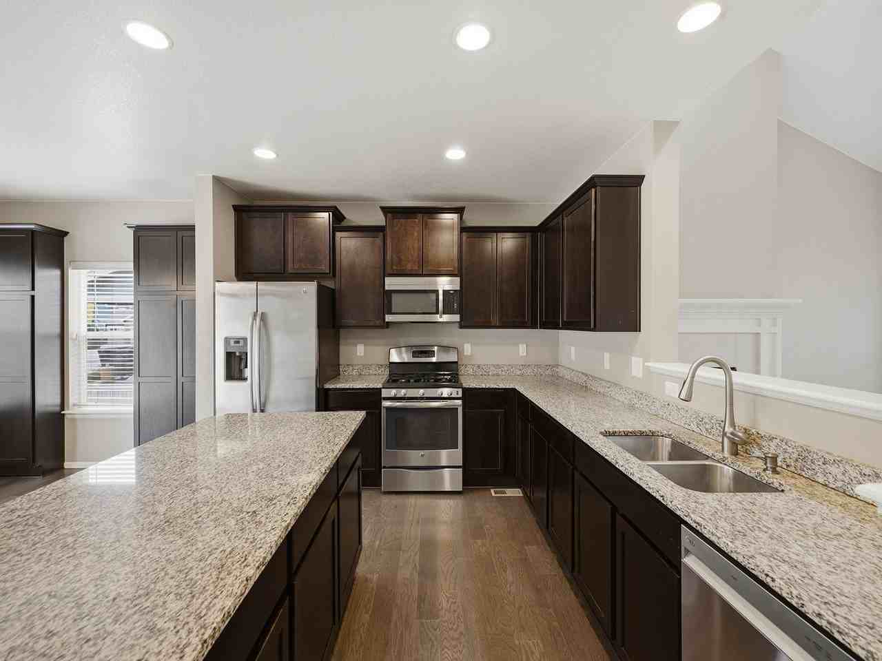 2304 Winding Dr - Photo 6 of 20