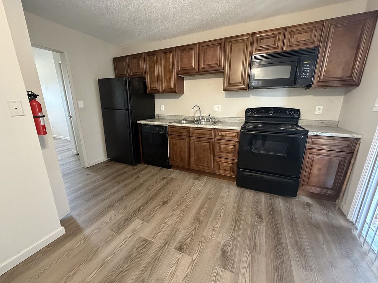 801 N Ann St #9 - Photo 5 of 23