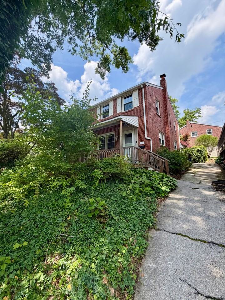 121 N Bradford Ave - Photo 2 of 30
