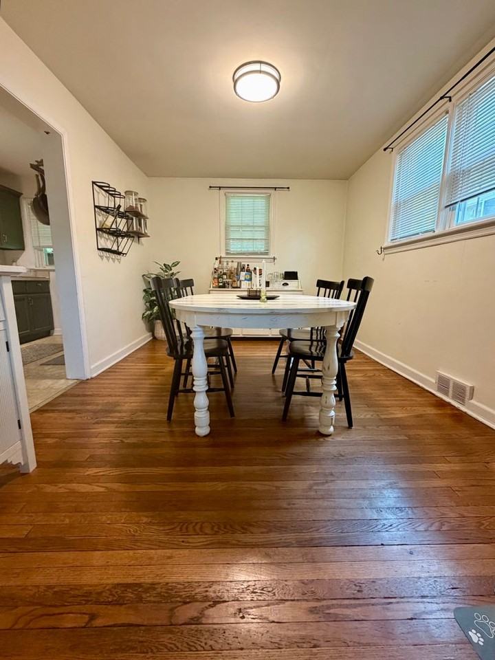 121 N Bradford Ave - Photo 5 of 30