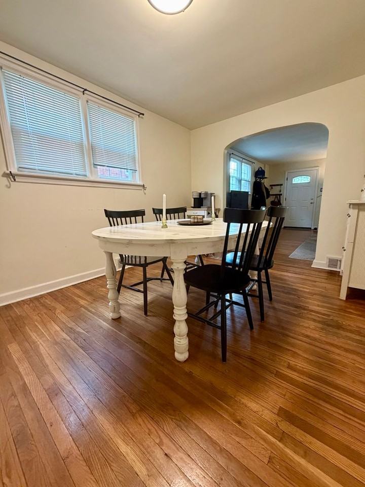 121 N Bradford Ave - Photo 6 of 30
