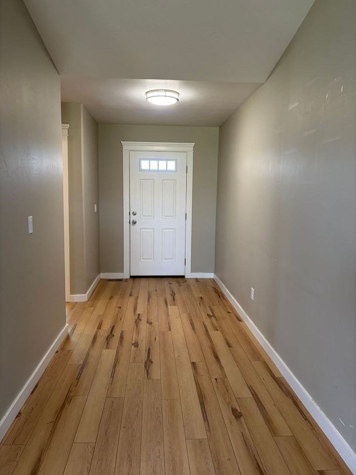 2493 E 3769 N - Photo 3 of 16