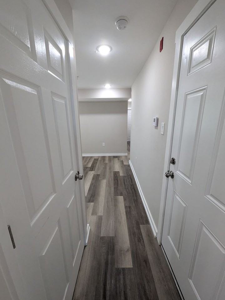 4946 W Thompson St - Photo 5 of 9