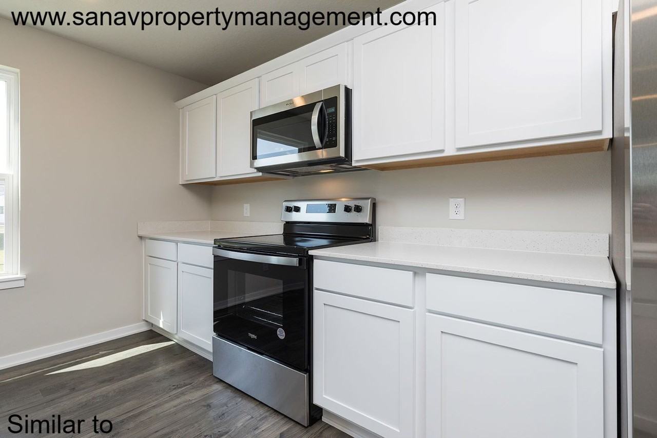713 Elizabeth Ln Nw ##Nw - Photo 3 of 25