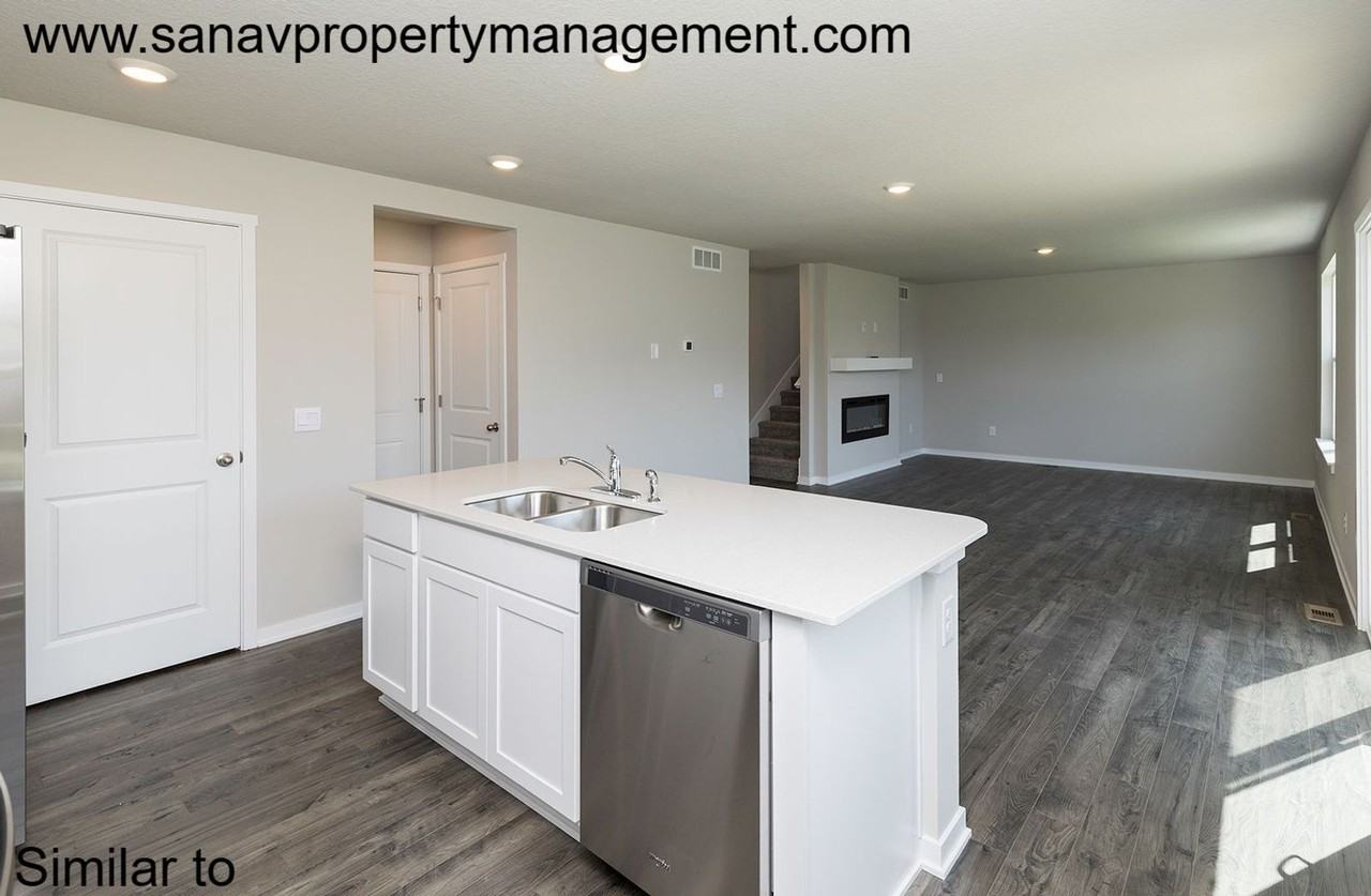 713 Elizabeth Ln Nw ##Nw - Photo 4 of 25