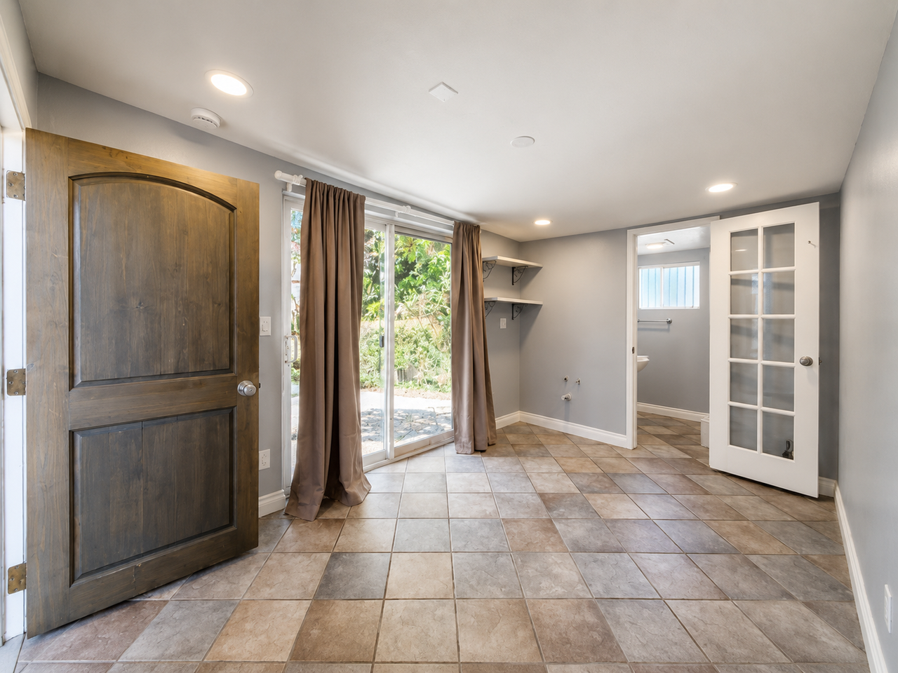 4727 Redland Dr - Photo 4 of 20