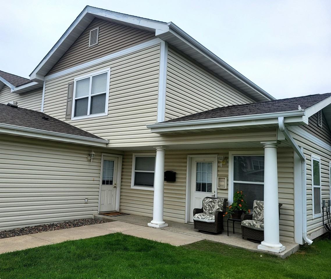 Farmington Family Townhomes - Photo 3 of 4
