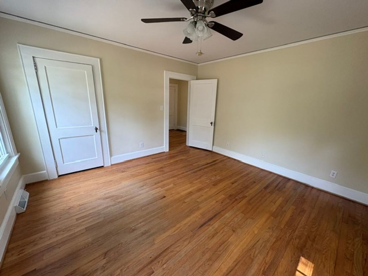 435 Pickens Ct - Photo 7 of 26