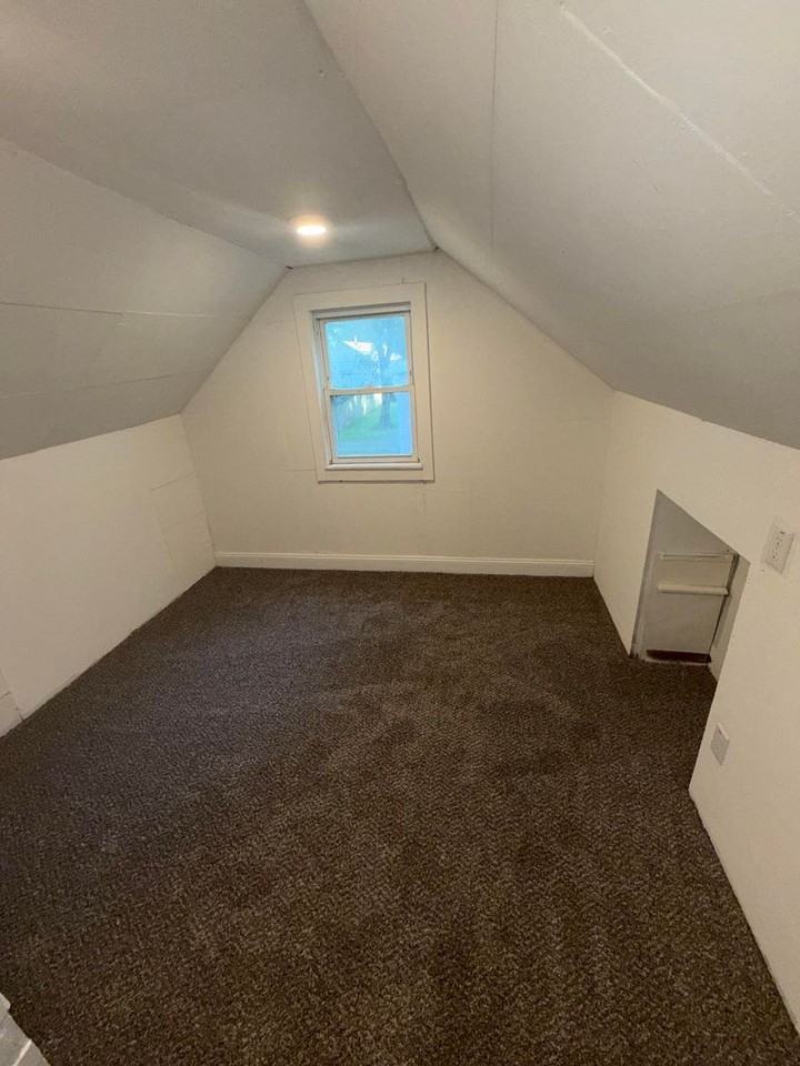 622 Taylor Ave - Photo 7 of 10