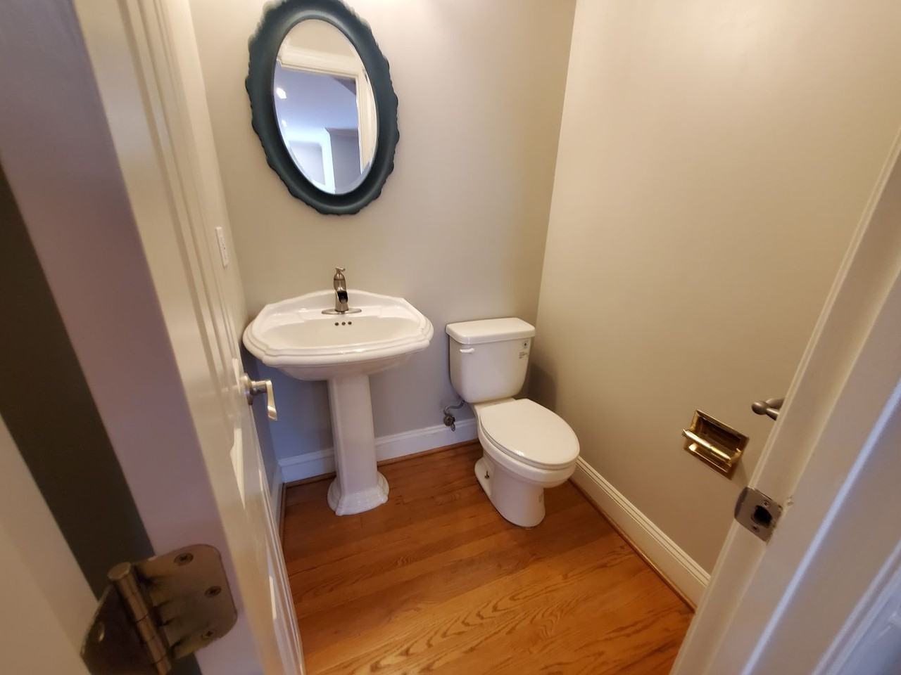 2545 Rea Rd - Photo 3 of 30