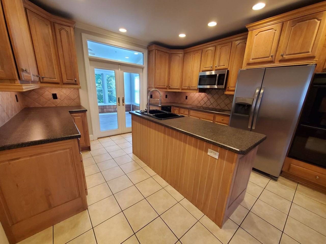 2545 Rea Rd - Photo 7 of 30