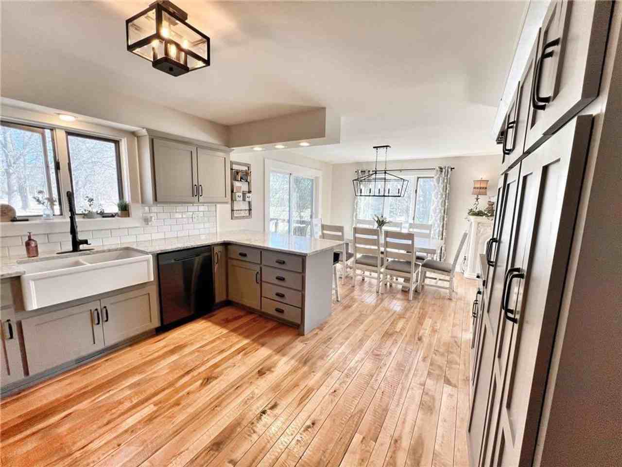 6078 Donald St - Photo 4 of 15