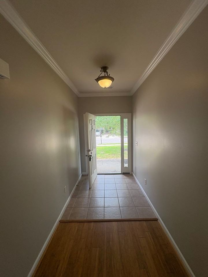 2131 Spaulding Pl - Photo 2 of 24