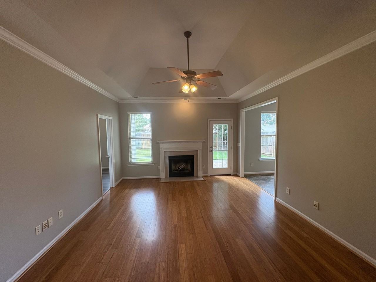 2131 Spaulding Pl - Photo 3 of 24