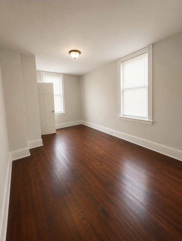 113 N Peach St #2 - Photo 4 of 5