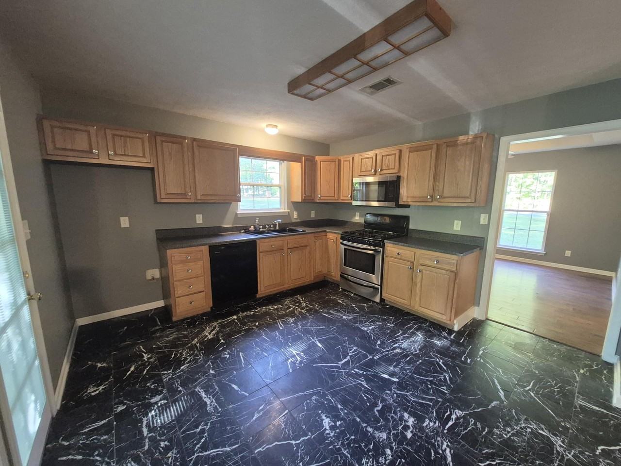 712 Michael Dr #1 - Photo 5 of 35