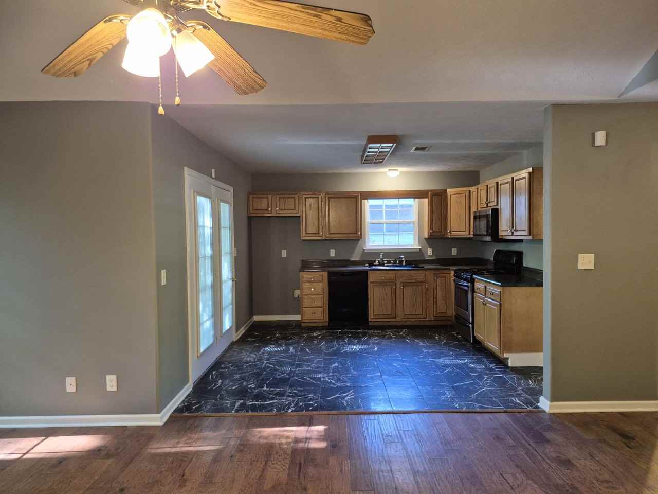 712 Michael Dr #1 - Photo 6 of 35
