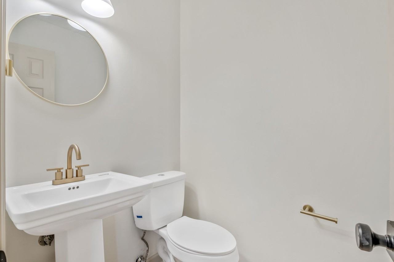 115 Pascal Dr #1 - Photo 4 of 29