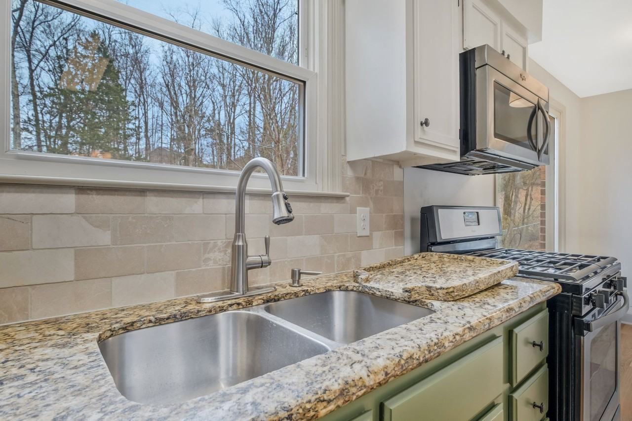 115 Pascal Dr #1 - Photo 7 of 29