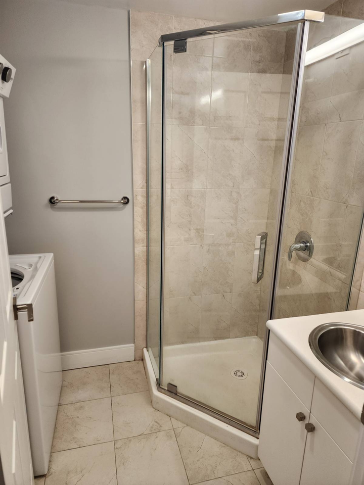 1 Wellington St #705 - Photo 6 of 16