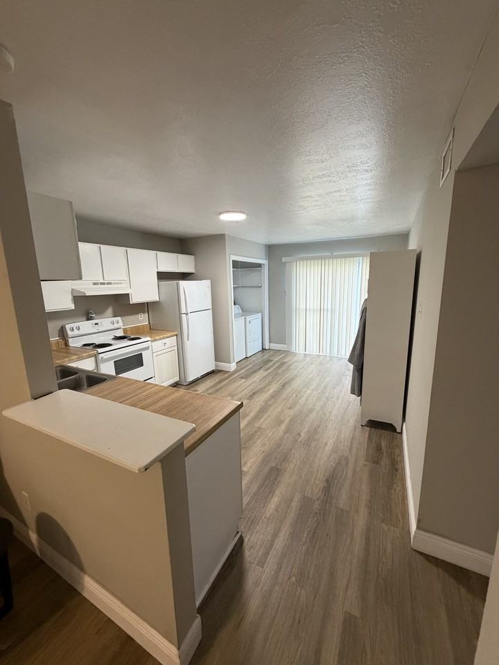 2904 Prairie Flower Cir #A - Photo 4 of 22