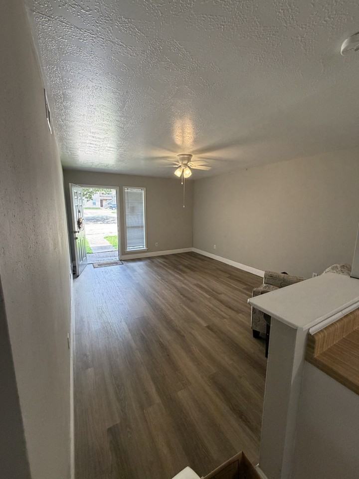 2904 Prairie Flower Cir #A - Photo 5 of 22