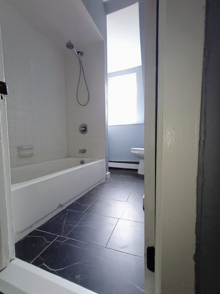 166 Ridgewood Avenue - 3Apt 3 #3 - Photo 2 of 16
