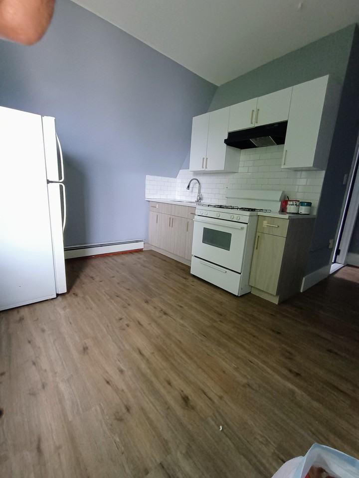 166 Ridgewood Avenue - 3Apt 3 #3 - Photo 3 of 16