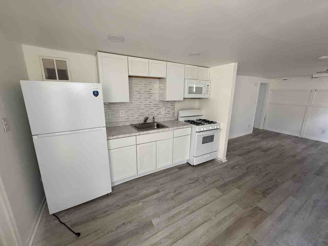 22727 Rein Ave #22727 - Photo 2 of 5