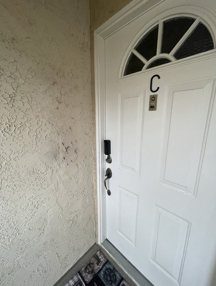 8525 Villa La Jolla Dr #C - Photo 5 of 10