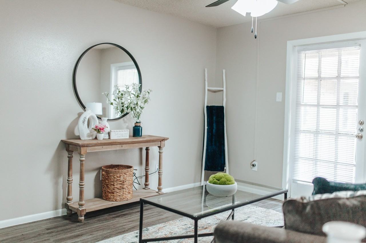 903 Linwood DrApt 116 #116 - Photo 2 of 15