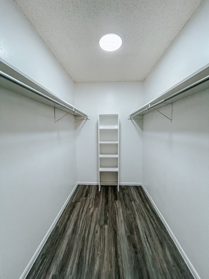903 Linwood DrApt 116 #116 - Photo 7 of 15