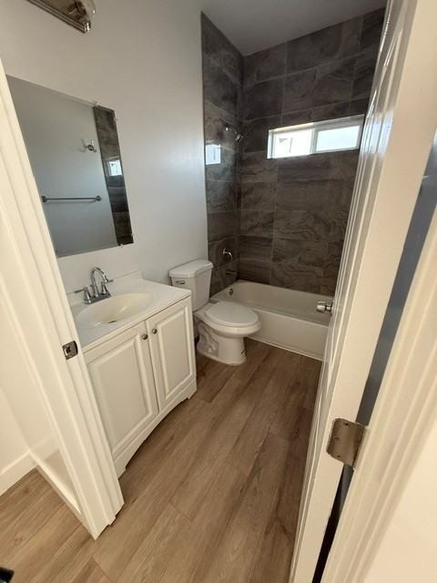 1628 7/8 W Gage Ave #1628-7-8 - Photo 2 of 5