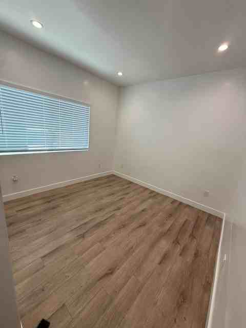 1628 7/8 W Gage Ave #1628-7-8 - Photo 3 of 5