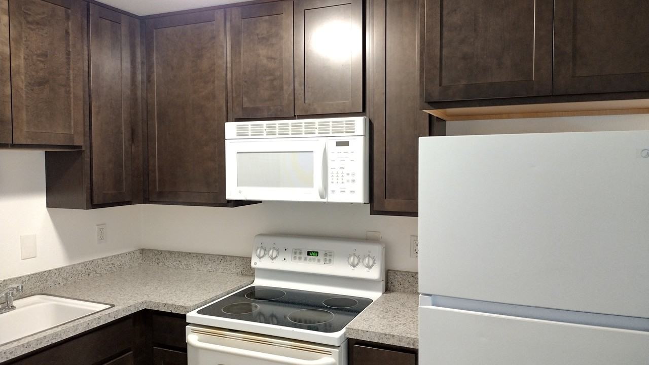 200 Sw Florence Ave #1 - Photo 6 of 10