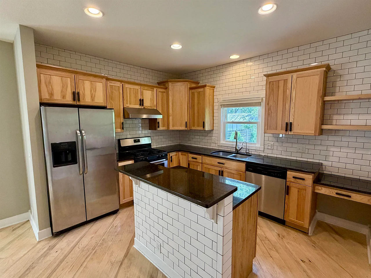 824 E Dayton St #1 - Photo 2 of 26