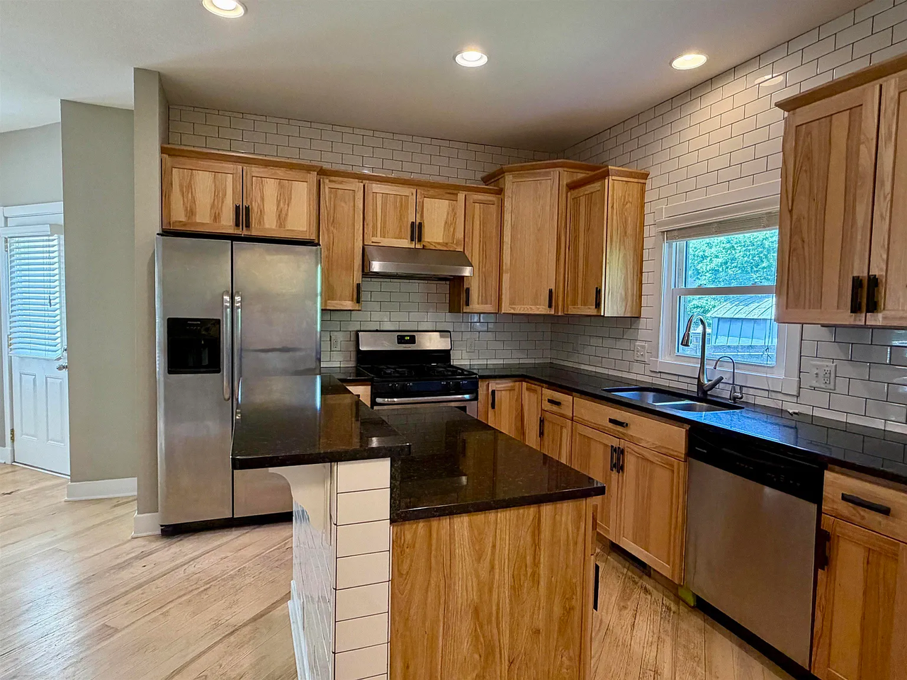 824 E Dayton St #1 - Photo 4 of 26