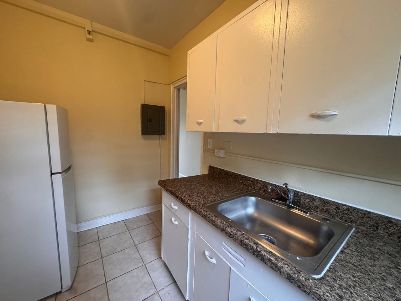 Bellevue Towers - Photo 2 of 10