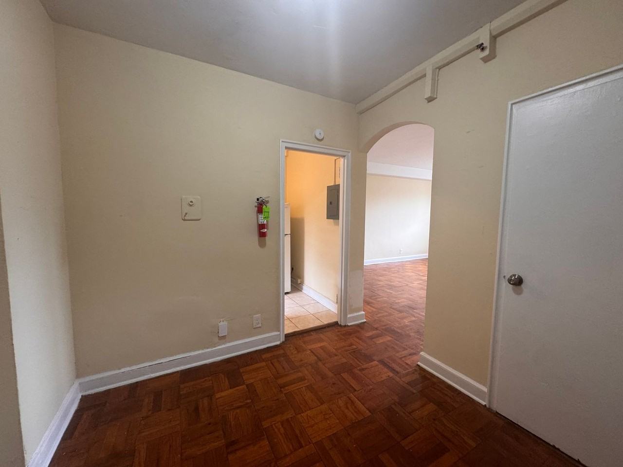 Bellevue Towers - Photo 3 of 10