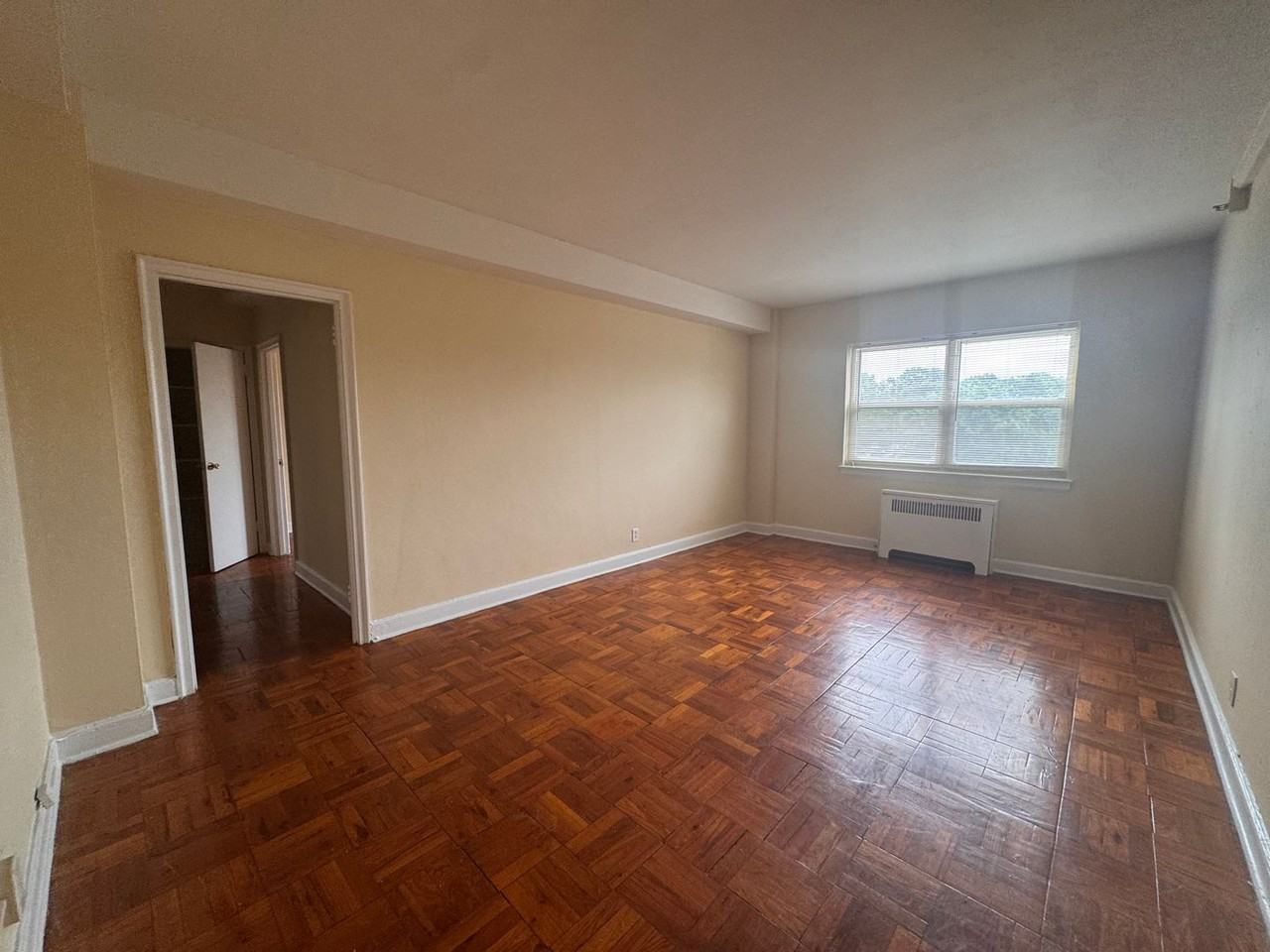 Bellevue Towers - Photo 4 of 10