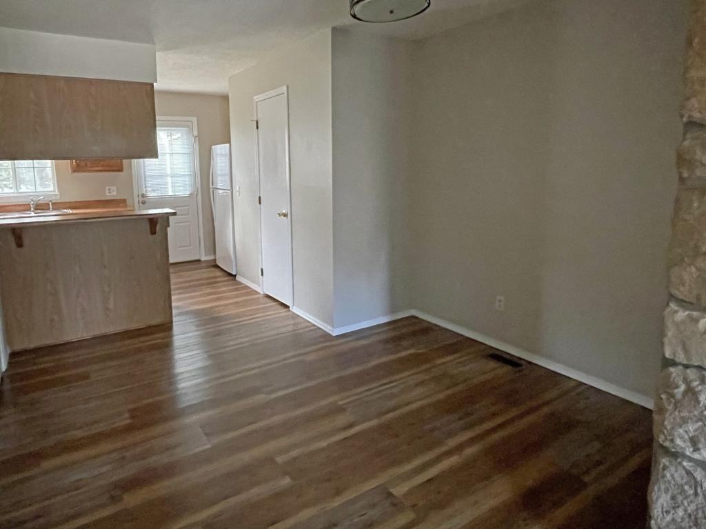 3426 Queen Anne Way - Photo 4 of 30