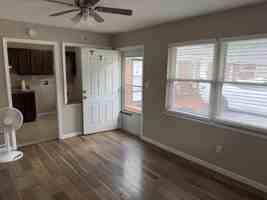 featured image of 3216 Mayfield Dr Apt 7 #Apt 7